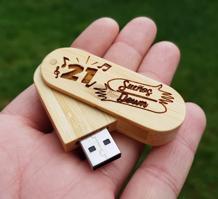 pendrive_bamboo_PD2.jpeg