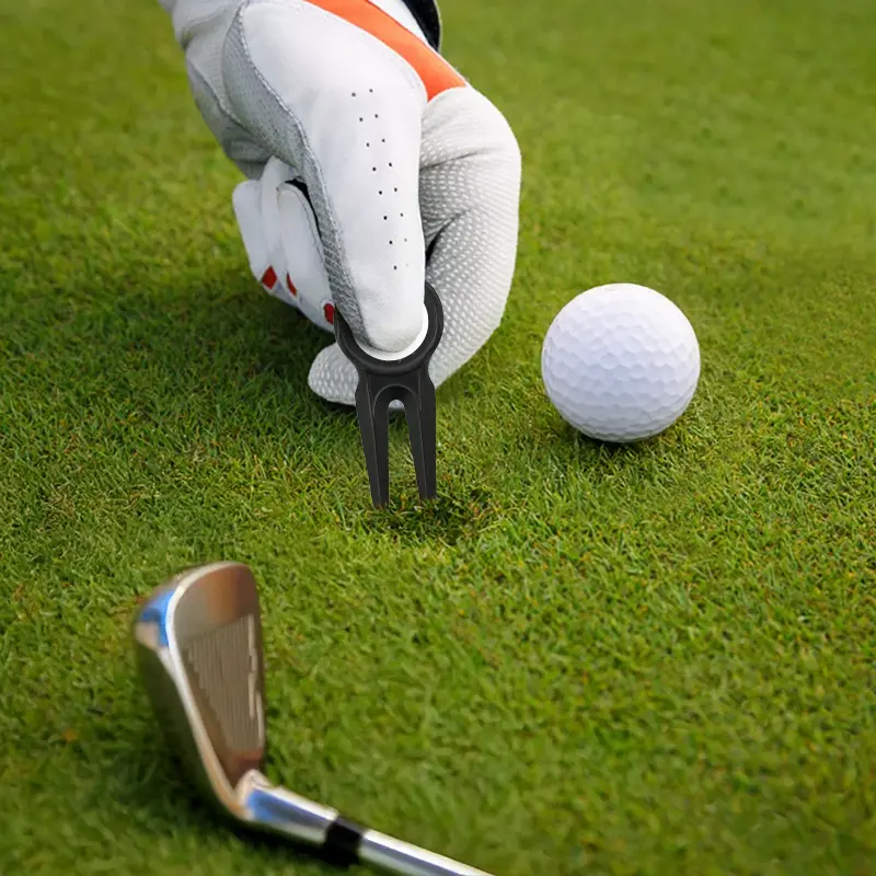 DivotGolfManocopia-1742581342.webp